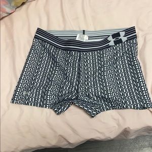 Under Armor black and white spandex